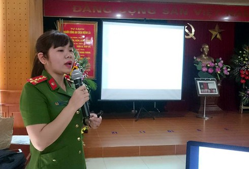 CSGT chỉ cách nhận biết đăng ký xe giả bằng mắt thường - ảnh 3