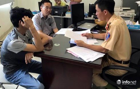 Tài xế taxi lao vào đường xe ưu tiên bị phạt 3,2 triệu đồng - ảnh 1