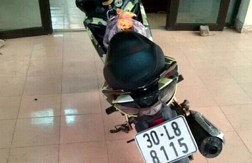 Nam thanh niên đi xe gian còn mang ma túy bị 141 bắt - ảnh 2