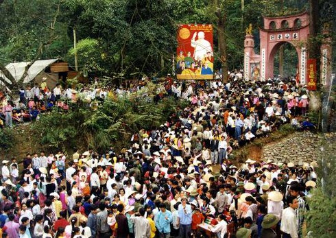 8 tỉnh dâng lễ vật tới Lễ hội Đền Hùng 2013 - ảnh 1