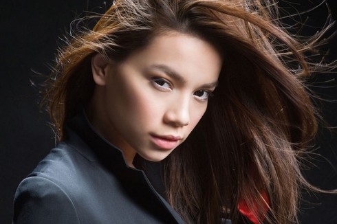 Hà Hồ rủ thầy trò Mr Đàm ra Hà Nội