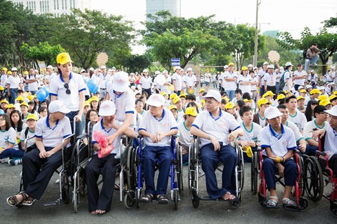 Hoa hậu Trần Thị Quỳnh đi bộ vì người khuyết tật Việt Nam - ảnh 2