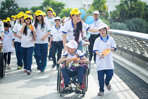 Hoa hậu Trần Thị Quỳnh đi bộ vì người khuyết tật Việt Nam - ảnh 6
