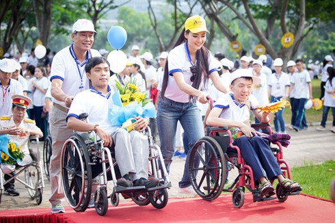 Hoa hậu Trần Thị Quỳnh đi bộ vì người khuyết tật Việt Nam - ảnh 7