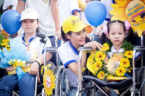 Hoa hậu Trần Thị Quỳnh đi bộ vì người khuyết tật Việt Nam - ảnh 9
