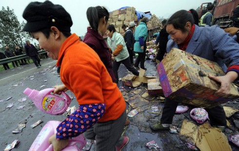 Thói “hôi của” của người Việt: “Đạo đức xuống cấp trầm trọng” - ảnh 2