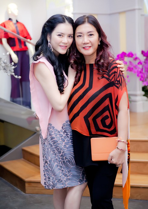 Lý Nhã Kỳ ra sân bay đón công chúa Thái Lan - ảnh 8