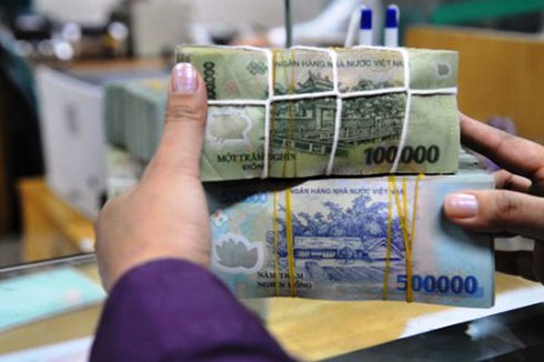 Ngân hàng trở thành... tiệm cầm đồ cao cấp - ảnh 1