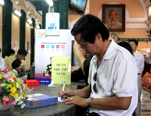 Bưu điện TP.HCM cung cấp dịch vụ thu hộ tiền nước - ảnh 1