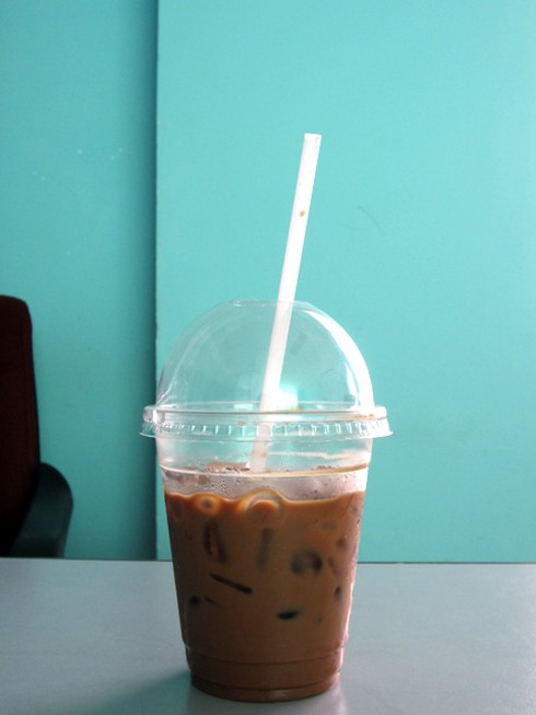 Đến TP.HCM, thưởng thức thú uống cà phê