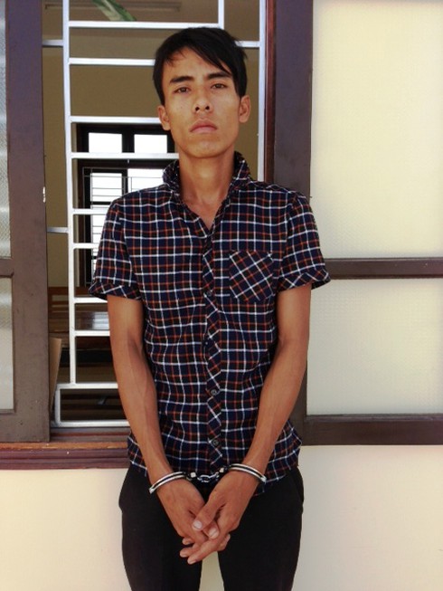 Hà Tĩnh: Ném vỡ kính ô tô người đi đường để