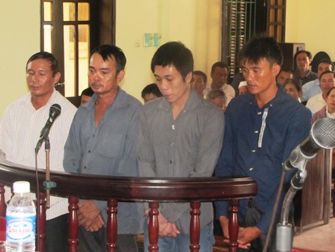 Thêm 4 bị cáo lĩnh án trong vụ gây rối, bắt giữ công an - ảnh 1