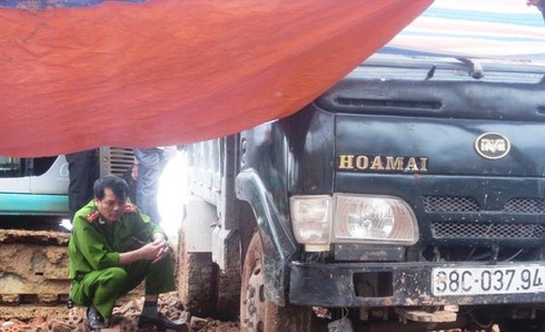 Tài xế tử vong khi nằm dưới thùng xe để sửa chữa - ảnh 2