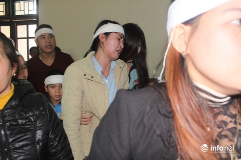 Gia đình bị hại bật khóc khi phiên tòa xử vụ giết người bị hoãn - ảnh 4