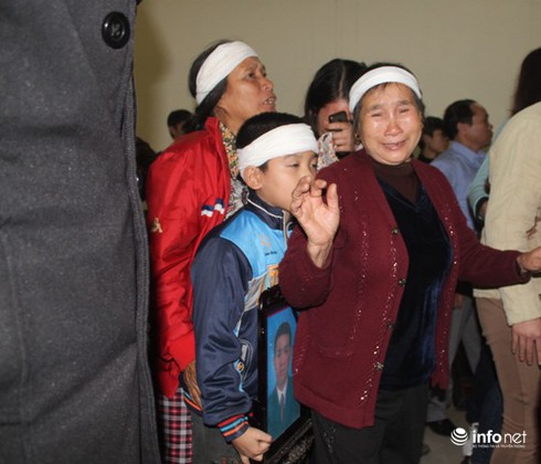 Gia đình bị hại bật khóc khi phiên tòa xử vụ giết người bị hoãn - ảnh 5