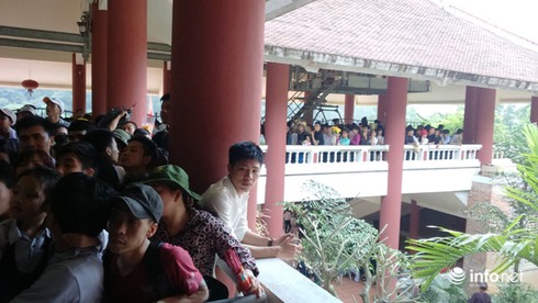 Quá tải cáp treo trong lễ khai hội chùa Hương Tích - ảnh 7