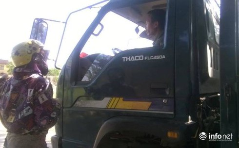 Quan xã tự nghĩ ra kiểu thu phí