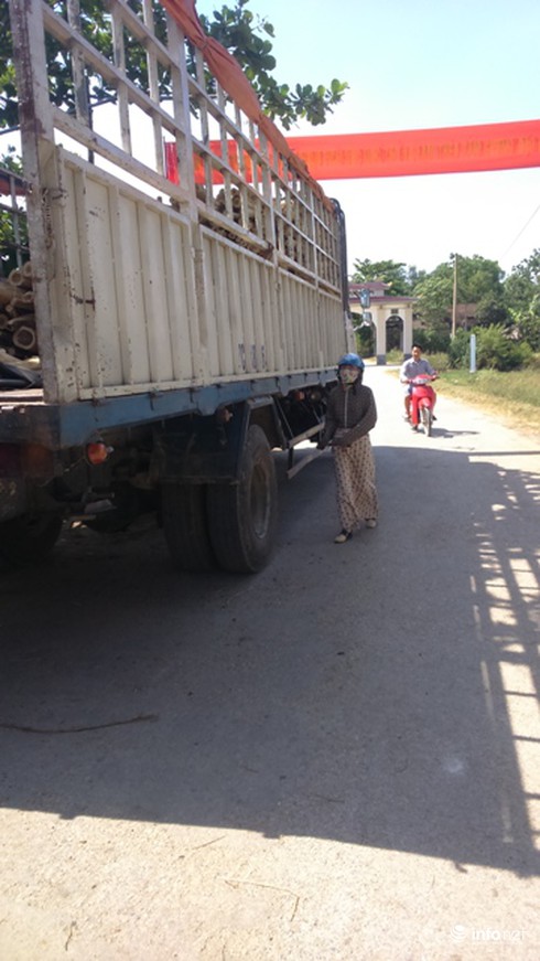 Quan xã tự nghĩ ra kiểu thu phí