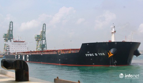 Cảng nước Sơn Dương đón tàu