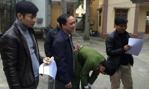 Tạm đình chỉ công tác đối với nhân viên Sở GTVT Nghệ An ''làm luật'' trên đường - ảnh 2