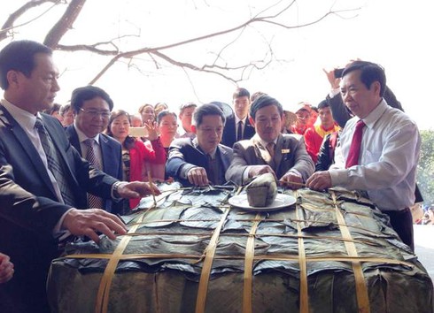 Nghệ An: Dâng bánh chưng 7 tạ