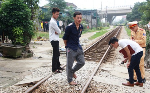 Băng qua đường ray, một người đàn ông bị tàu hỏa tông tử vong - ảnh 1