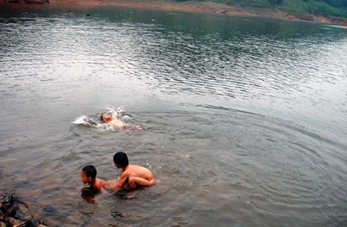 Nghệ An: Ba trẻ nhỏ chết đuối thương tâm - ảnh 1