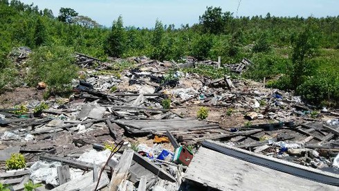 Hà Tĩnh: Lại phát hiện bãi rác khổng lồ trong trang trại - ảnh 3