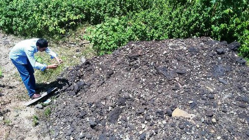 Hà Tĩnh: Lại phát hiện bãi rác khổng lồ trong trang trại - ảnh 6