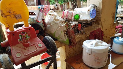 Mưa lũ ở Nghệ An, đang mất liên lạc với 7 người - ảnh 2