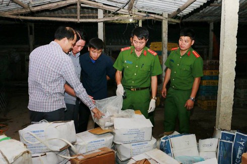 Hà Tĩnh: Phát hiện gần 1,2 tấn thực phẩm quá hạn trong kho đông lạnh của HTX - ảnh 2