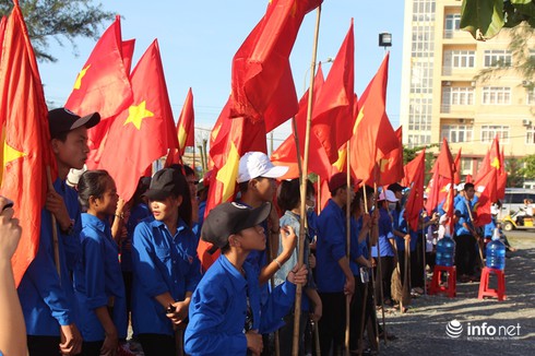 Hà Tĩnh: Thả 30 vạn con tôm xuống biển - ảnh 4