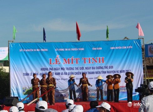 Hà Tĩnh: Thả 30 vạn con tôm xuống biển - ảnh 8