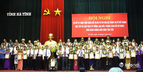 Hà Tĩnh: Vinh danh 60 gương điển hình tiên tiến - ảnh 2