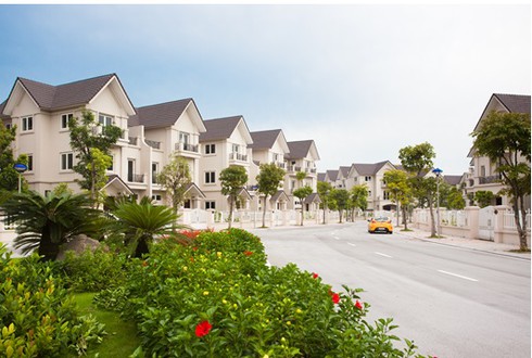 Địa ốc tháng “cô hồn” nhộn nhịp hiếm thấy - ảnh 1