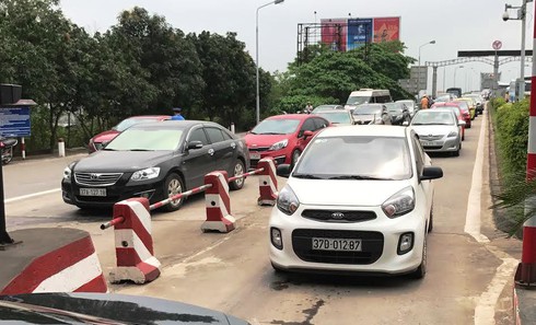 Vé BOT cầu Bến Thuỷ giảm 50%, dân vẫn ôm bọc tiền lẻ ra mua vé để phản đối - ảnh 5