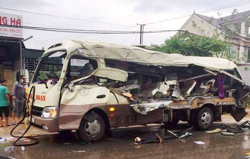 Nghệ An: Khởi tố 2 tài xế gây tai nạn thảm khốc khiến 6 người tử vong - ảnh 1