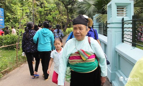 Khu di tích Kim Liên đón hàng ngàn lượt khách ngày đầu nghỉ lễ - ảnh 6