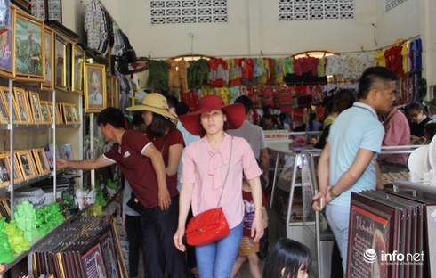 Khu di tích Kim Liên đón hàng ngàn lượt khách ngày đầu nghỉ lễ - ảnh 12