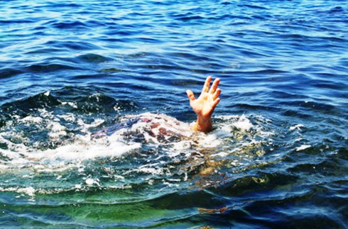 Xót xa học sinh lớp 2 đuối nước thương tâm khi chơi cạnh ao nước gần nhà - ảnh 1