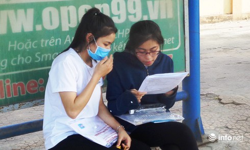 Nghệ An: Một thí sinh bị đình chỉ vì mang điện thoại vào phòng thi - ảnh 2