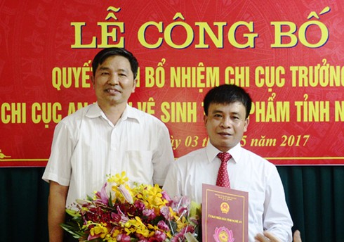 Nghệ An: Một Chi cục trưởng mất chức vì sinh con thứ 4 - ảnh 1