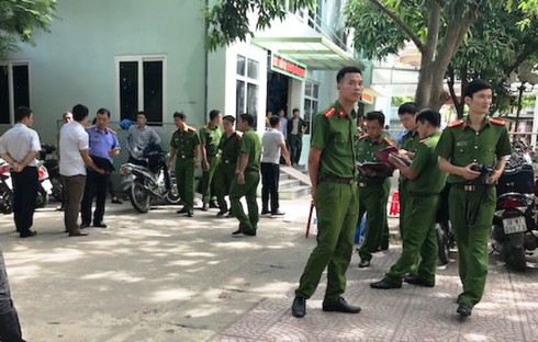 Bảo vệ Bệnh viện Sản Nhi Nghệ An bị người nhà bệnh nhân chém nguy kịch - ảnh 1