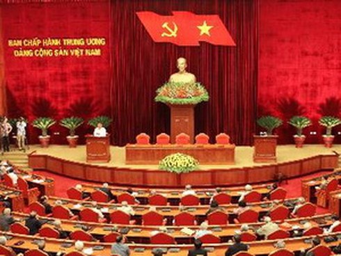 Bộ Chính trị thông báo kết quả kiểm điểm phê bình - ảnh 1