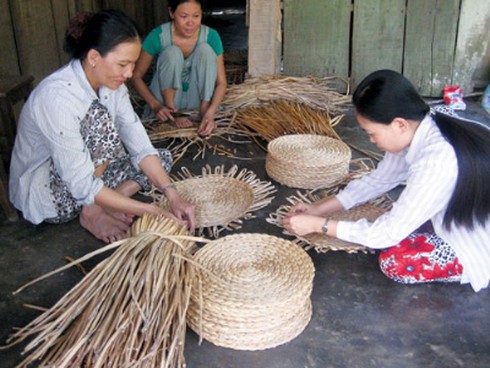 Tri Tôn (An Giang): Mỗi năm dạy nghề cho 1.500 lao động nông thôn - ảnh 1