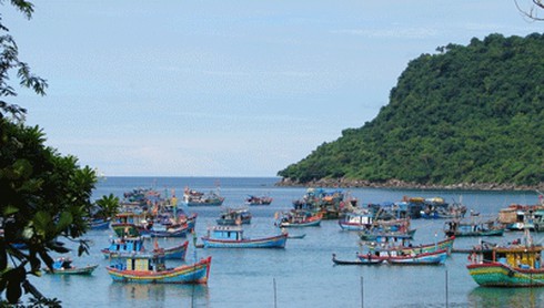 Hỗ trợ trang bị tủ thuốc cho các tàu cá đánh bắt xa bờ - ảnh 1