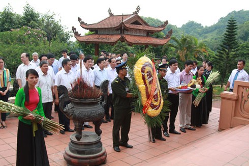 Xúc động hành trình về nguồn - ảnh 3