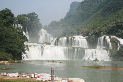 Cần có phim ngắn về “Sự thật cắm mốc Thác Bản Giốc” - ảnh 1