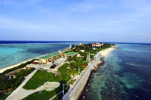 Biển Đông: Những ngôi mộ trên đảo đẹp bậc nhất Trường Sa - ảnh 4