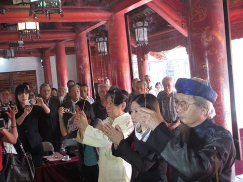 Tưởng nhớ Danh nhân văn hóa Ngô Thì Nhậm tại Văn Miếu - ảnh 1